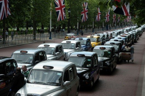 Таксист в Лондоне зарабатывает порядка 64 тыс. руб. в неделю